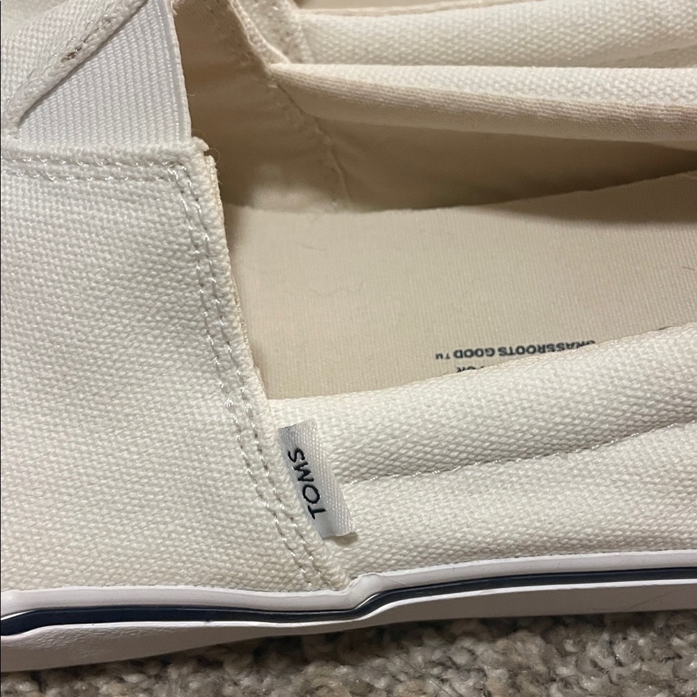 Toms Fenix slip on sneaker in white size 8 - Picture 4 of 7